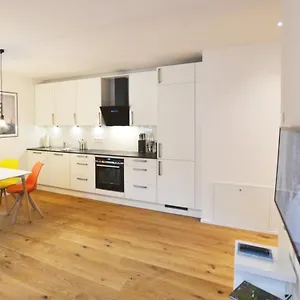 modern-apartment-near-downtown.com-bavaria.com/